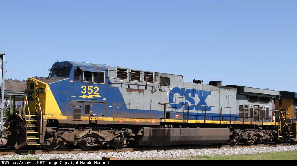 CSX 352